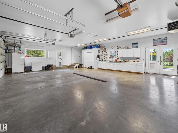 Property Photo:  22035 Twp Road 522  AB T8E 1J4 