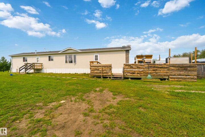 Property Photo: 58502 Rng Rd 273 AB T0G 1W0