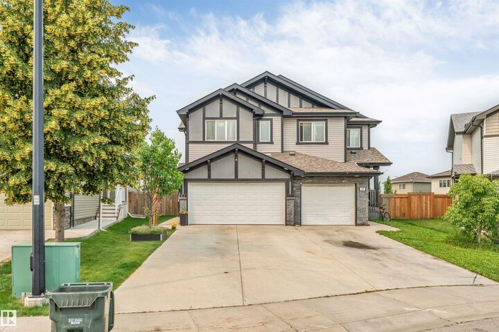 Property Photo: 61 Springwood Way AB T7X 0L4