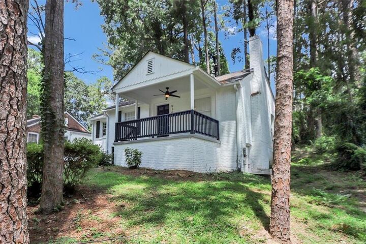 Property Photo: 914 Rosemary Avenue SW GA 30311