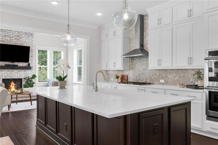 Property Photo: 16270 Grand Litchfield Drive GA 30075