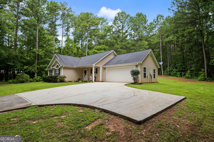 Property Photo:  325 Leonard Road  GA 30241 