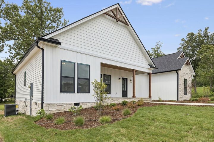 Property Photo:  205 Hidden View  TN 37327 