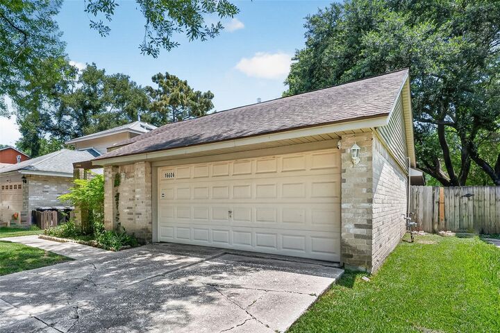 Property Photo: 16606 Quiet Trail Drive TX 77396