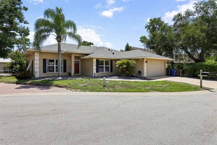 Property Photo:  4919 32nd Avenue Drive W  FL 34209 