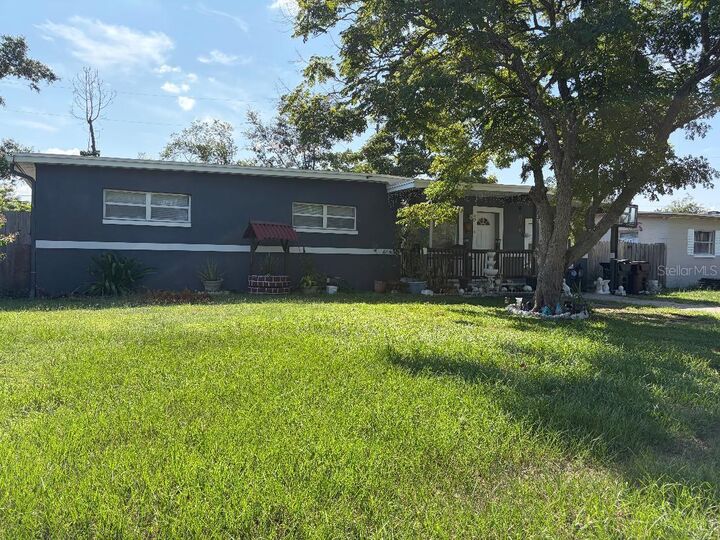 Property Photo: 908 S Solandra Drive FL 32807