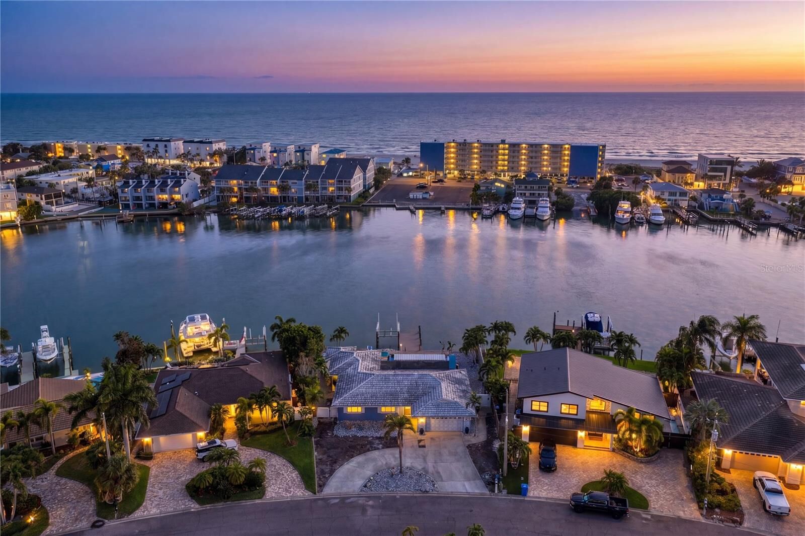 Property Photo:  10038 S Yacht Club Drive  FL 33706 