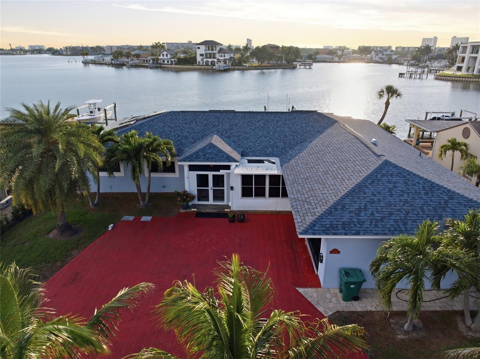 Property Photo: 1818 Dolphin Boulevard S FL 33707