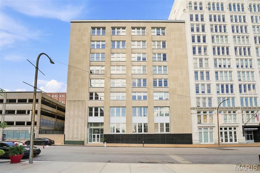 Property Photo: 1511 Locust Street 807 MO 63103