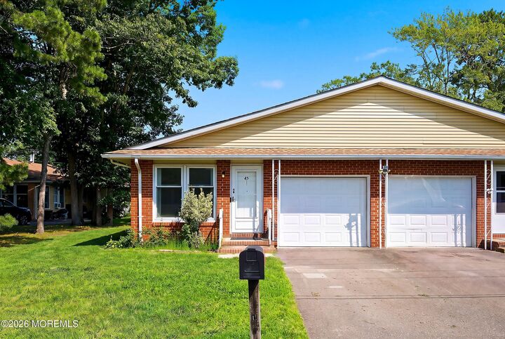 Property Photo:  45 Dogwood Road  NJ 08050 
