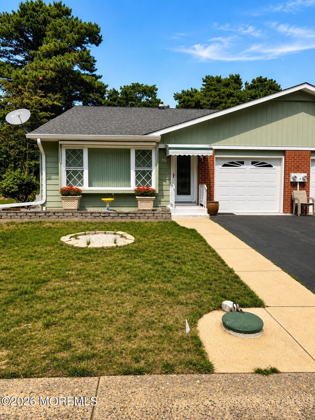 Property Photo:  45 Yorktowne Parkway  NJ 08759 