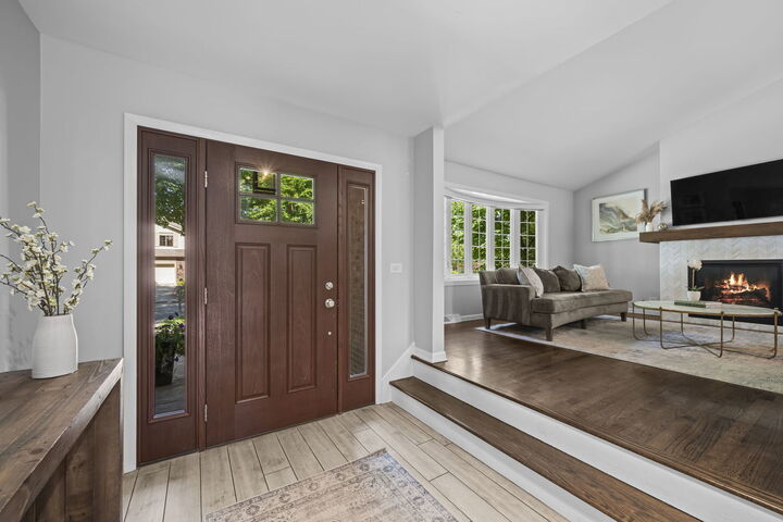 Property Photo:  811 S Roosevelt Avenue  IL 60005 