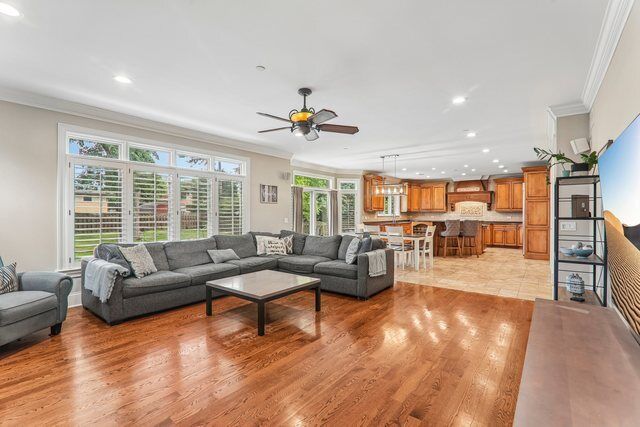 Property Photo:  603 S Main Street  IL 60056 
