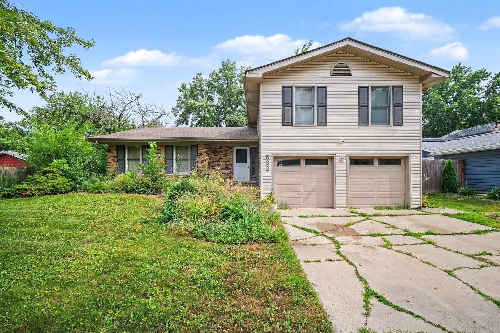 Property Photo:  532 Carlyle Lane  IL 60440 