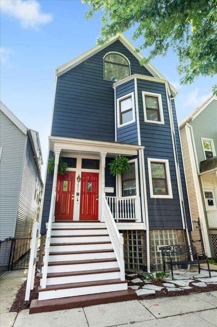 Property Photo:  3431 N Paulina Street  IL 60657 