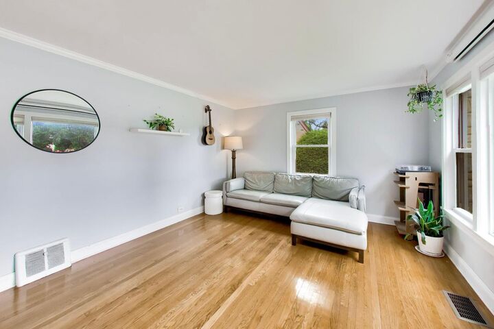 Property Photo:  6056 N Oriole Avenue  IL 60631 