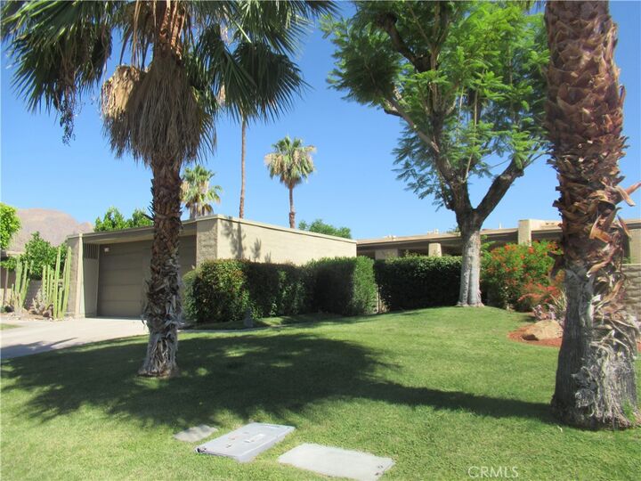 Property Photo: 1152 Tiffany Circle N CA 92262
