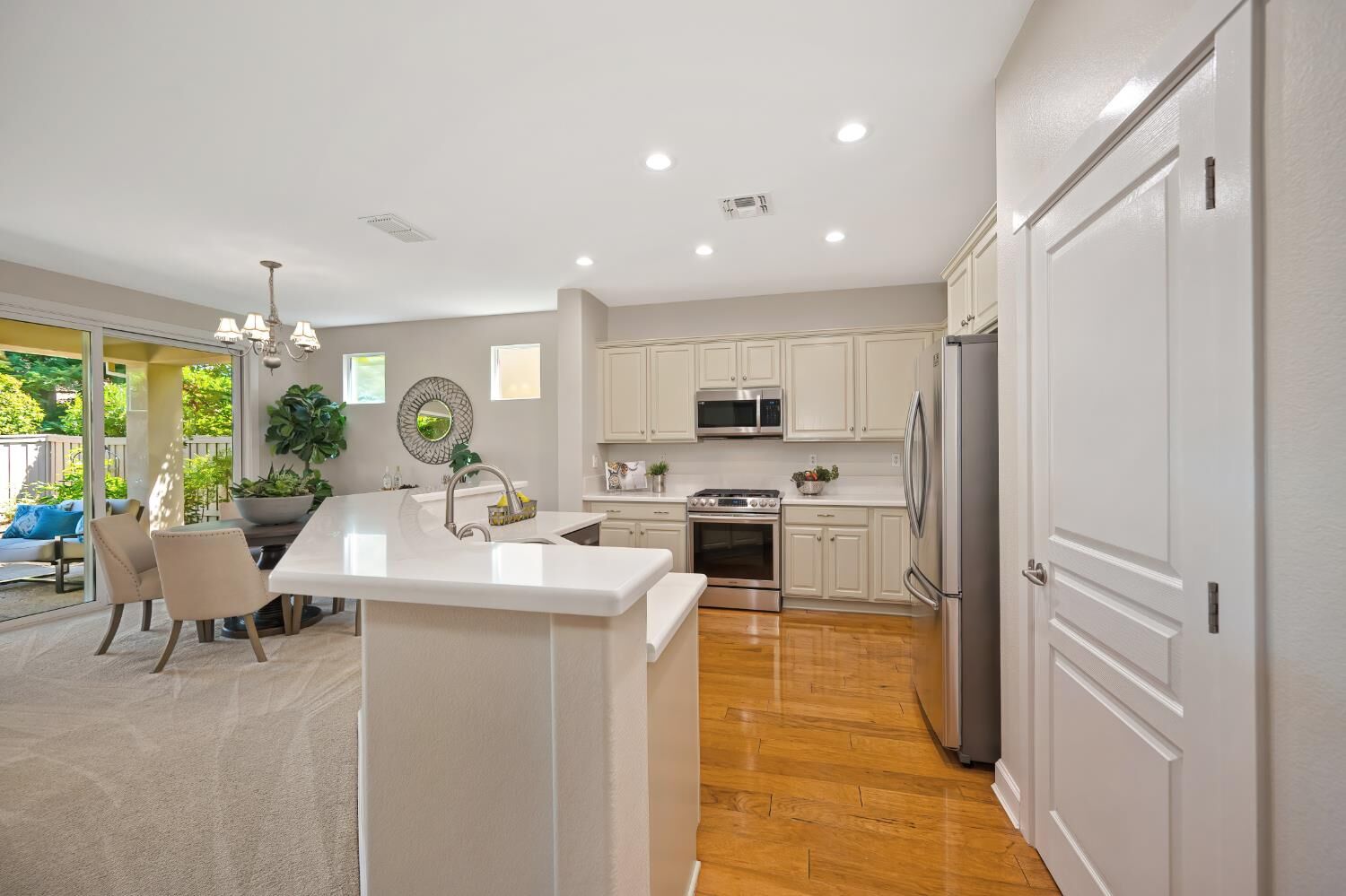 Property Photo: 408 Daylily Lane CA 95648
