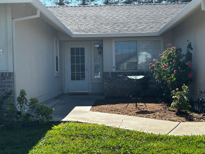 Property Photo: 568 Ewell Court CA 95632