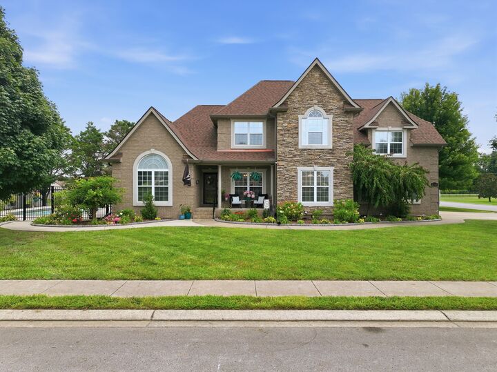 Property Photo:  2725 Aristocrate Dr  TN 37128 