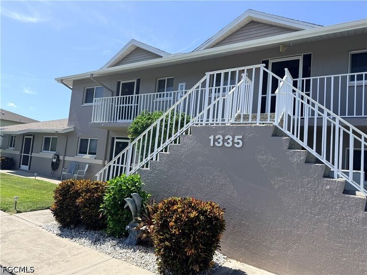 Property Photo:  1339 SE 46th Lane 8  FL 33904 