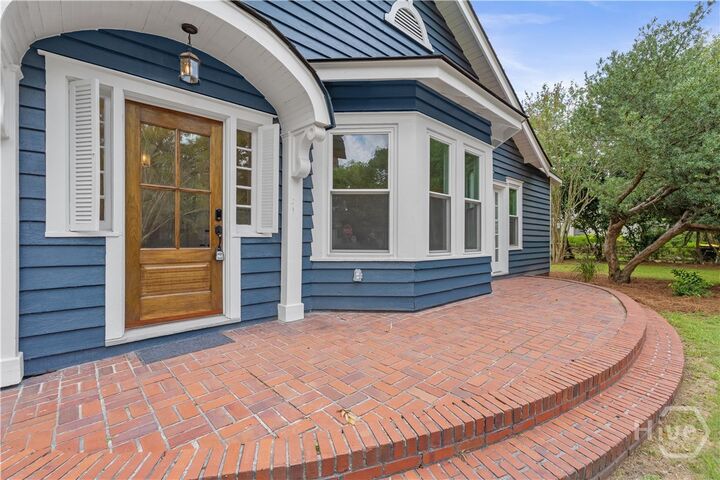 Property Photo:  501 Durant Avenue  GA 31404 