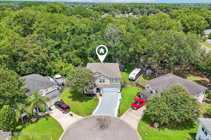Property Photo: 12450 Heathgate Court FL 32225