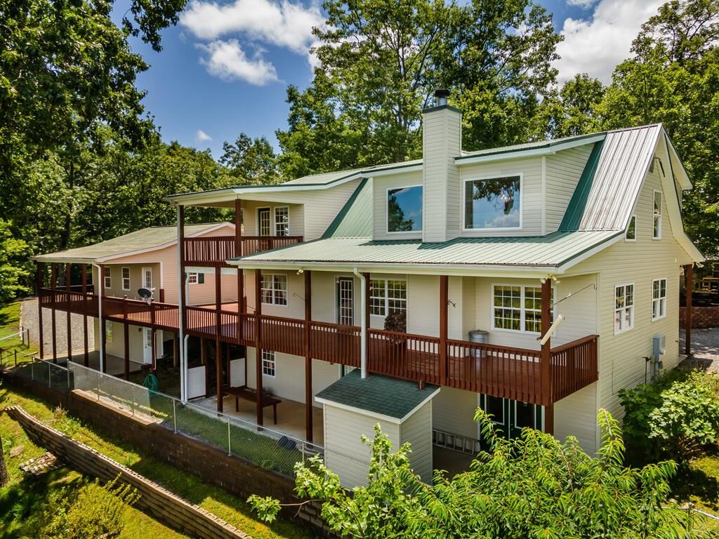 Property Photo: 334 Hawks Claw Trail GA 30560