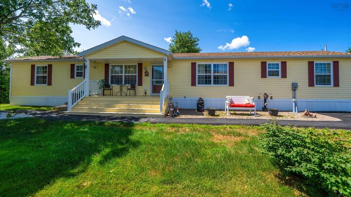 Property Photo:  17 Merriweather Crescent  NS B0N 2T0 