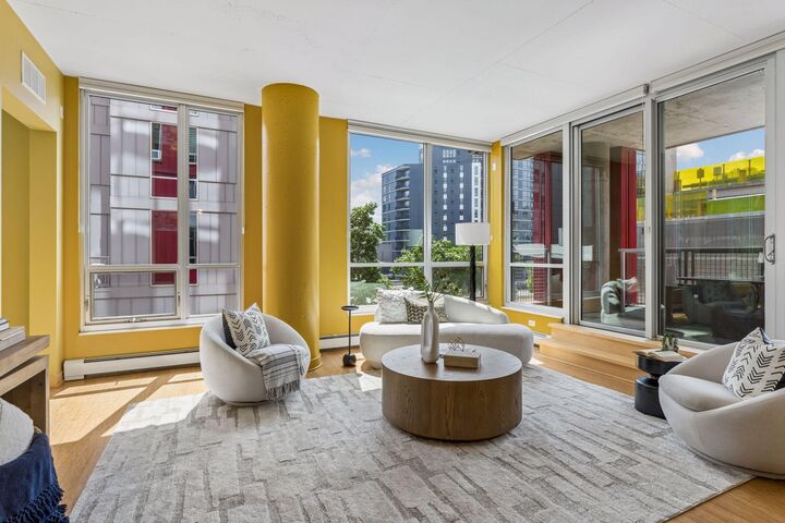 Property Photo:  901 S 2nd Street 207  MN 55415 