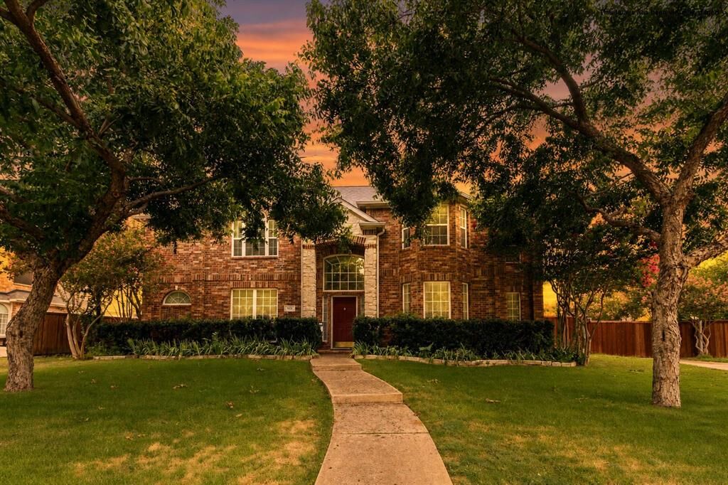 Property Photo: 103 Westminister Avenue TX 75094