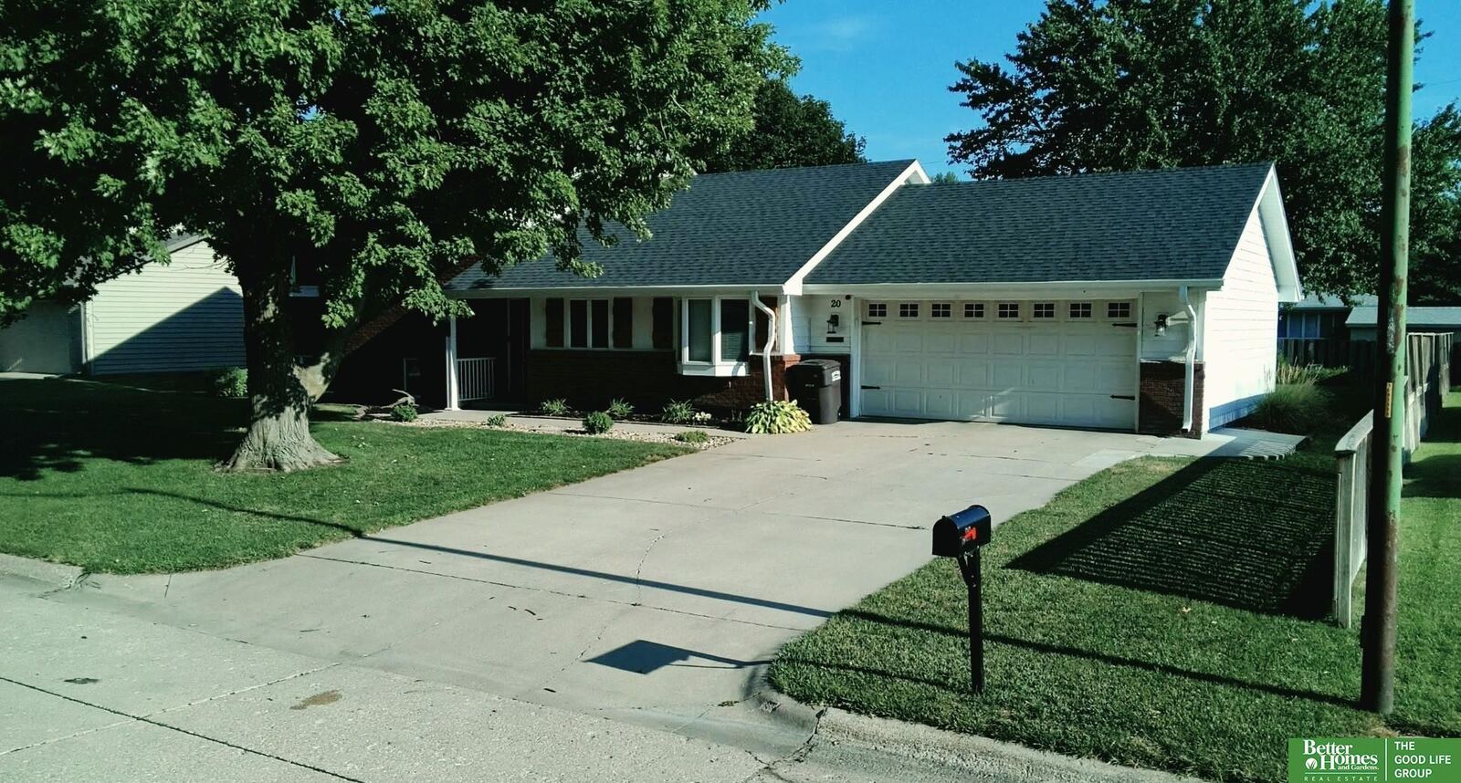 Property Photo: 20 Eastridge Drive NE 68467
