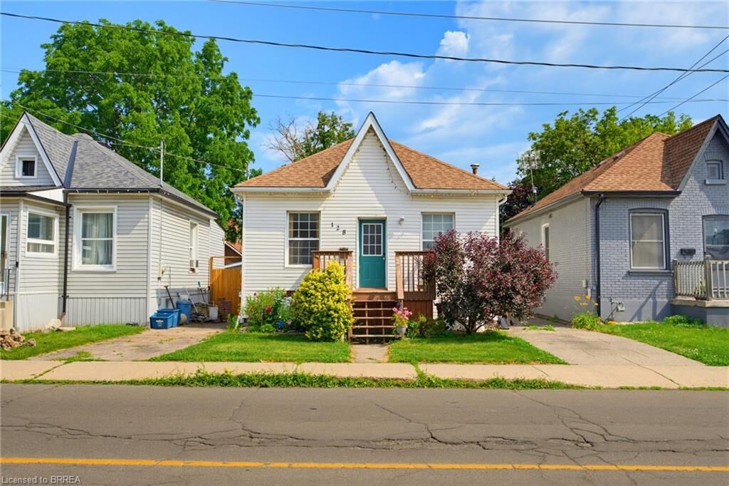 Property Photo:  128 Mary Street  ON N3S 3B9 
