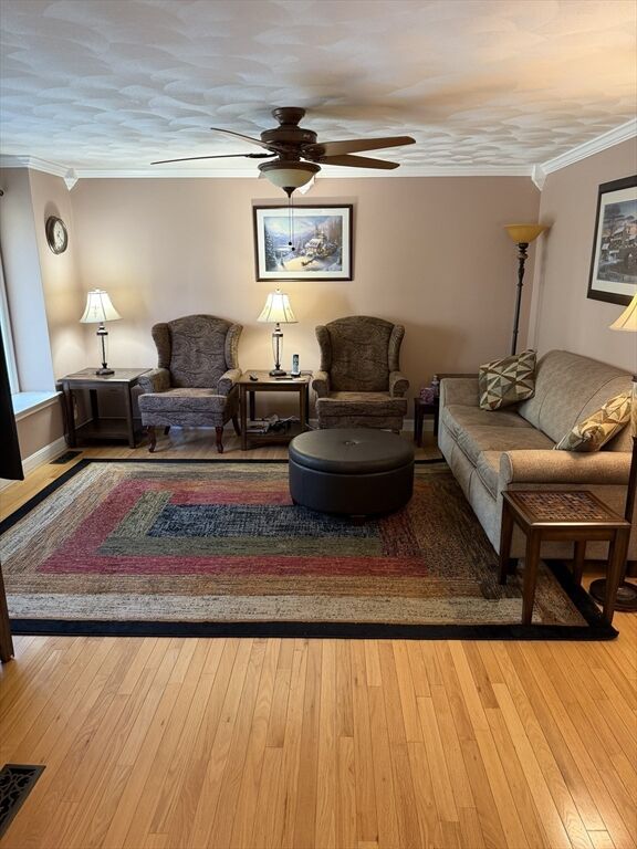 Property Photo:  22 Groveland Commons Way 22  MA 01834 