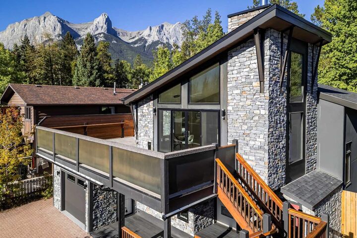 Property Photo:  610 Larch Place  AB T1W 1S1 