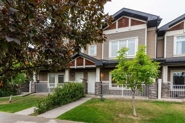127 Prestwick Villas SE — photo 1