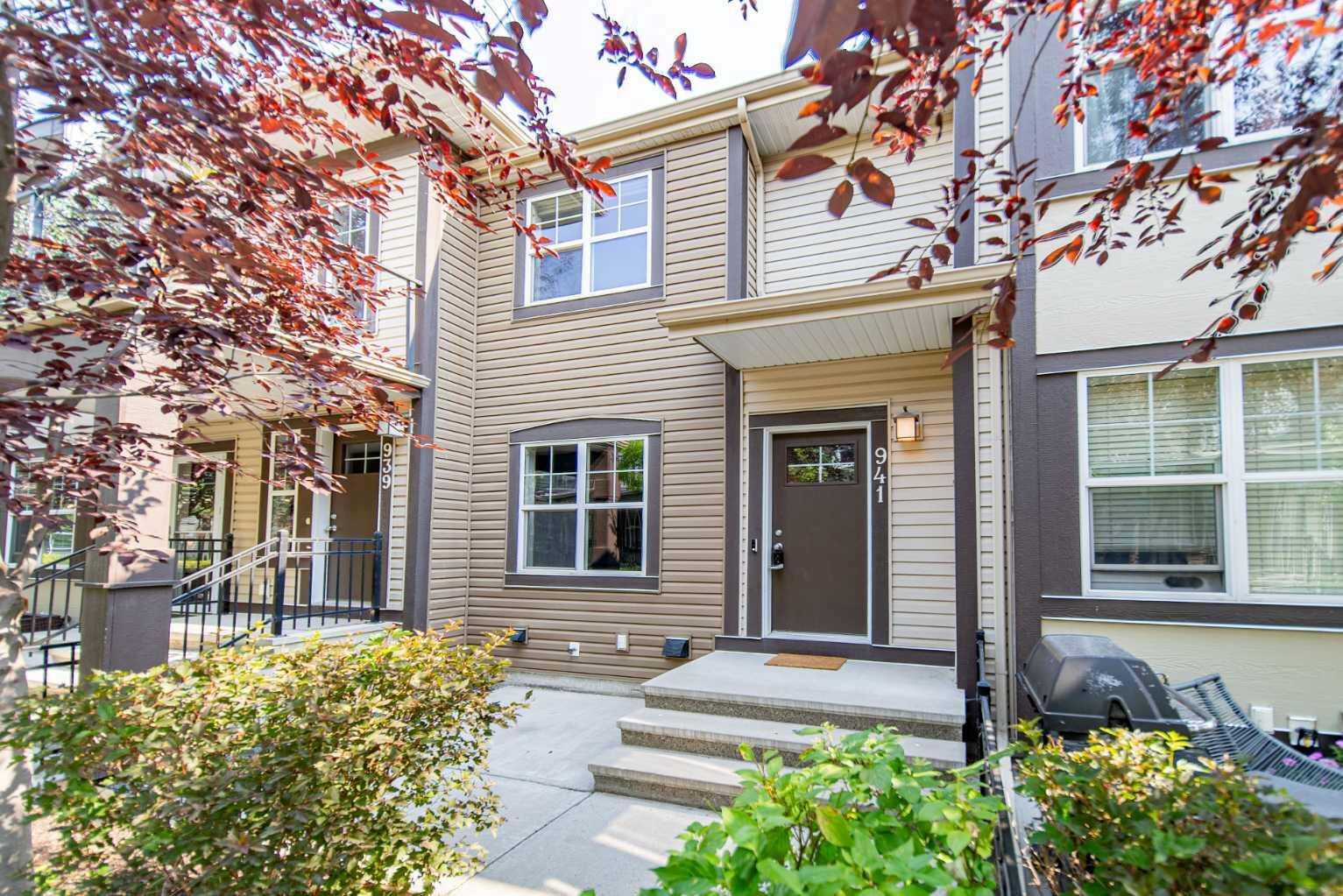 Property Photo:  941 McKenzie Towne Manor SE  AB T2Z 1E1 