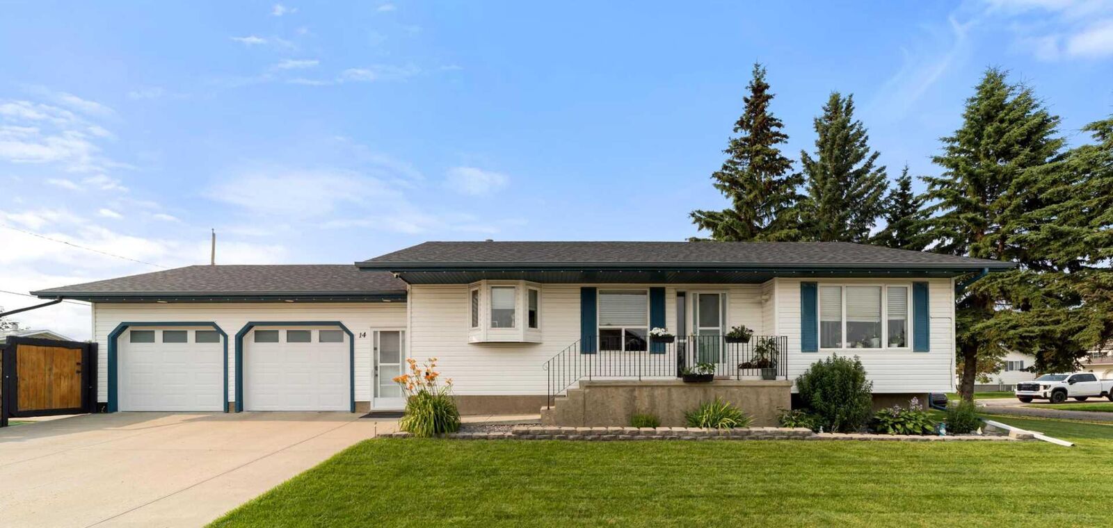 Photo de la propriété:  14 3 Avenue  AB T0B 1W0 