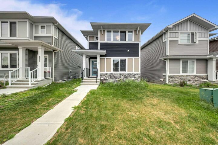 Property Photo: 834 Bayview Terrace SW AB T4B 5M5
