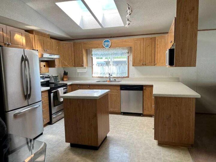 Property Photo: 806 5 A Street AB T0H 1P0