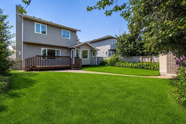 Property Photo: 136 Harvest Hills Drive NE AB T3K 3Y1
