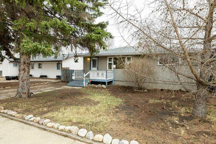 Property Photo: 5209 Wilson Street AB T0M 0J0