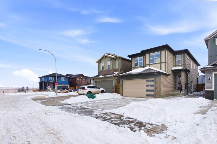Property Photo: 14 Belvedere Point SE AB T2A 7G1