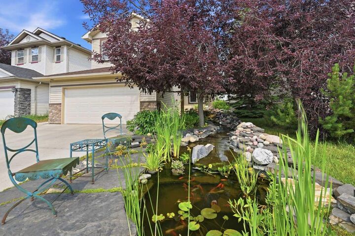 Property Photo:  362 Chapalina Gardens SE  AB T2X 0A9 