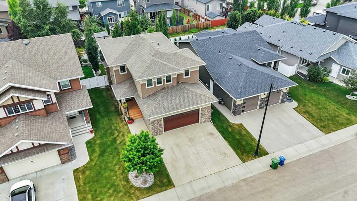 Property Photo:  74 Lazaro Close  AB T4R 0R8 