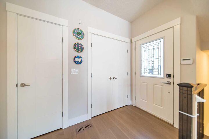 Property Photo:  1934 26 Street SW 2  AB T3E 2A1 