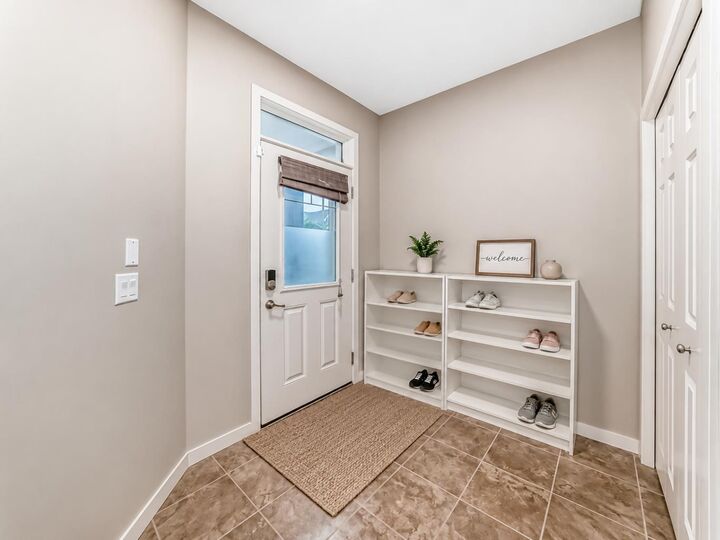 Property Photo:  109 New Brighton Park SE  AB T2Z 1B2 