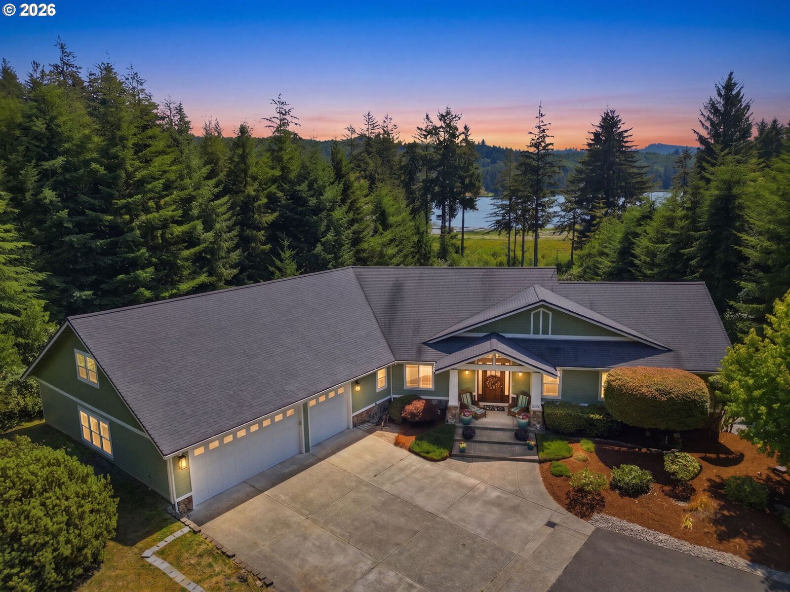 Property Photo: 6000 Davis Way OR 97439