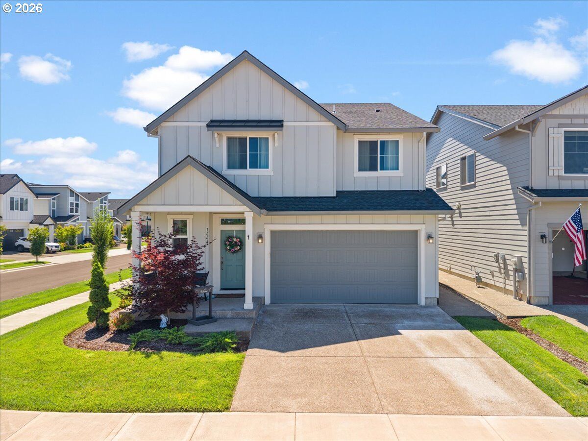 Property Photo:  1664 36th Pl  OR 97116 