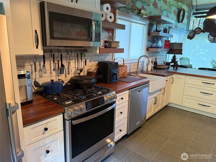 Property Photo:  95  Marine Drive  WA 98222 